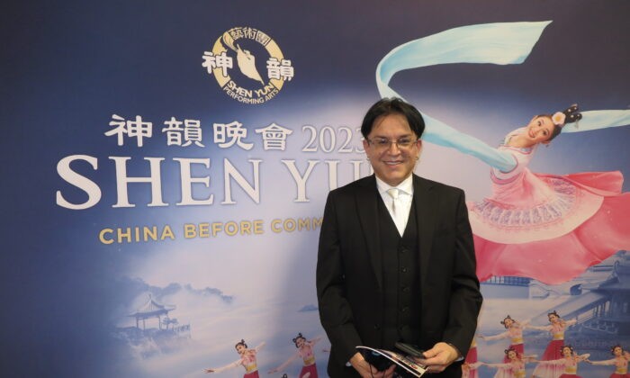 Уилл Рейес-Кубидес посетил вечернее выступление Shen Yun в Центре исполнительских искусств в Сан-Хосе 30 декабря 2022 года. (SunnyChen/TheEpochTimes)
