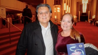 Мэнни Ромеро и Ольга Монтойя наслаждались исполнительским искусством Shen Yun Performing Arts в Оперном театре Кеннеди-центра 26 января 2023 года. (Weiyong Zhu/The Epoch Times)
