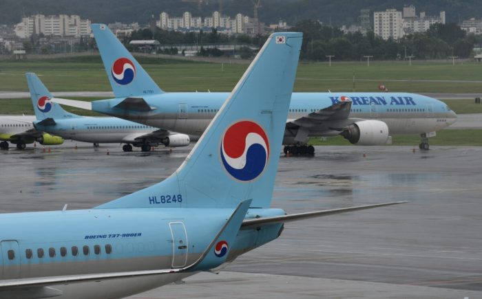 Самолёты Korean Air припаркованы на взлётно-посадочной полосе внутреннего аэропорта Кимпхо в Сеуле, Южная Корея, 2 сентября 2020 года. (Jung Yeon-Je/AFP via Getty Images)