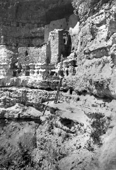 Замок Монтесума около 1893–1900 годаов. (Public Domain)
