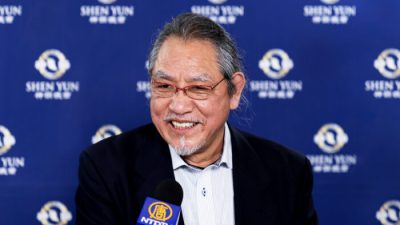 
Оодуки Шидзи, президент Ассоциации гигиены пищевых продуктов, на шоу Shen Yun Performing Arts в Центре исполнительских искусств Хего в Нисиномии, Япония, 9 января 2023 года. (Annie Gong/The Epoch Times)
