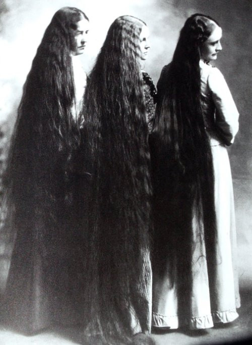 «Три женщины», портрет американского фотографа Белль Джонсон, около 1896–1905 гг. (Public Domain)