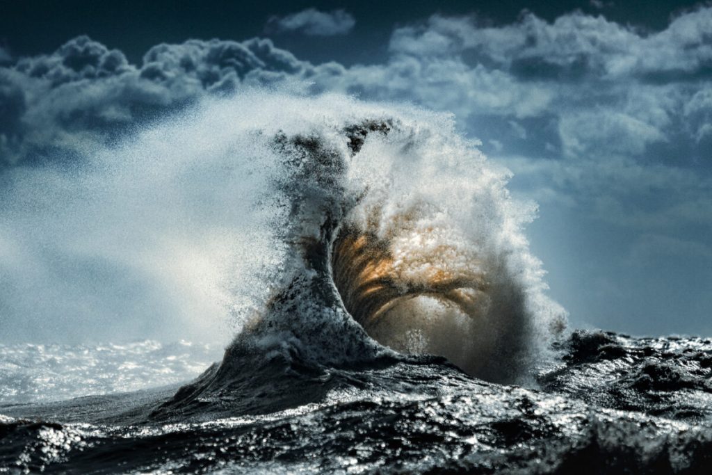 Эффектная водная фотография, сделанная на озере Эри в 2022 году. (Courtesy of Trevor Pottelberg Photography)
