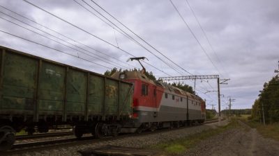 Фото.Грузовой поезд. (pxhere.com/СС0)