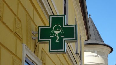 Фото. Росздравнадзор предупредил о задержках доставки лекарств в аптеки. (MDFrescuerYouTube/pixabay.com/Pixabay License)