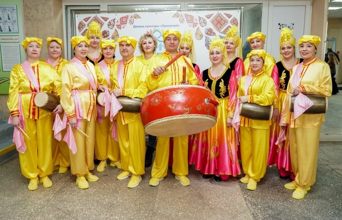Китайские барабаны и бумажные лотосы украсили фестиваль «Окский меридиан» в Рязани Участники фестиваля «Окский меридиан», Рязань, 19 февраля 2023 года. (The Epoch Times)