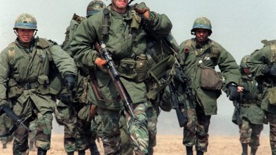 : Военнослужащие США в совместных южнокорейско-американских учениях. (nara.getarchive.net/Public Domain)