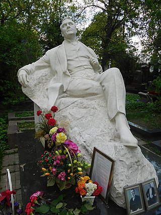 Памятник на могиле Шаляпина на Новодевичьем кладбище, 2019. (Фото: ru.wikipedia.org,  CC BY-SA 4.0)
