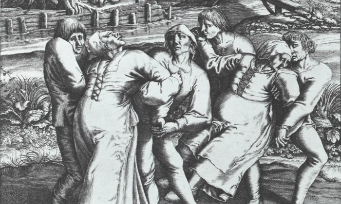 Гравюра Хендрика Хондиуса, изображающая трёх женщин, поражённых «танцующей чумой». Работа основана на оригинальном рисунке Питера Брейгеля, который предположительно был свидетелем этого в 1564 году во Фландрии. (Wikimedia Commons)