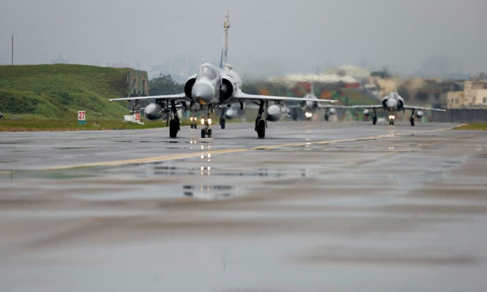 Самолёт Mirage 2000-5 ВВС Тайваня на авиабазе Синьчжу в Синьчжу, Тайвань, 11 января 2023 года. (Ann Wang/Reuters)
