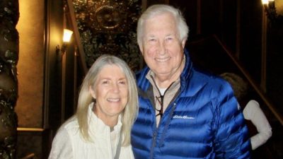 Лори и Скотт Ран на шоу Shen Yun performing arts в Phoenix Orpheum в Фениксе 22 февраля 2023 года. (Linda Jiang/The Epoch Times)
