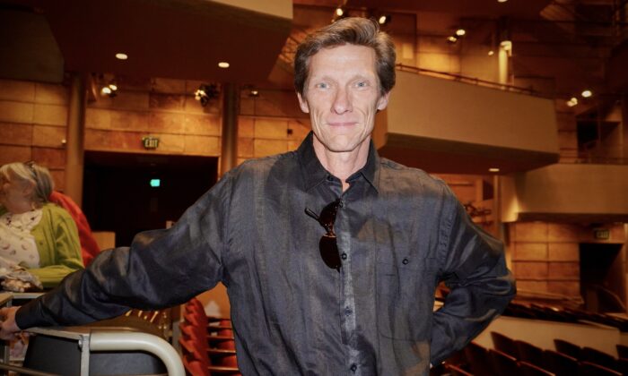 Джон Госс на выступлении Shen Yun Performing Arts в театре Buell в DPAC 12 марта (Шерри Дун)
