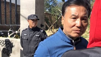 Заместитель мэра Сихунмэня возглавляет бригаду по сносу зданий фабрики Го Куньпэна в Пекине, 30 сентября 2018 года. (Предоставлено Guo Kunpeng)
