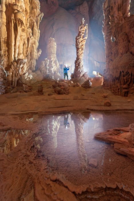 Исследователь в пещере Хунг. (Courtesy of Cao Ky Nhan via Jungle Boss Tours)