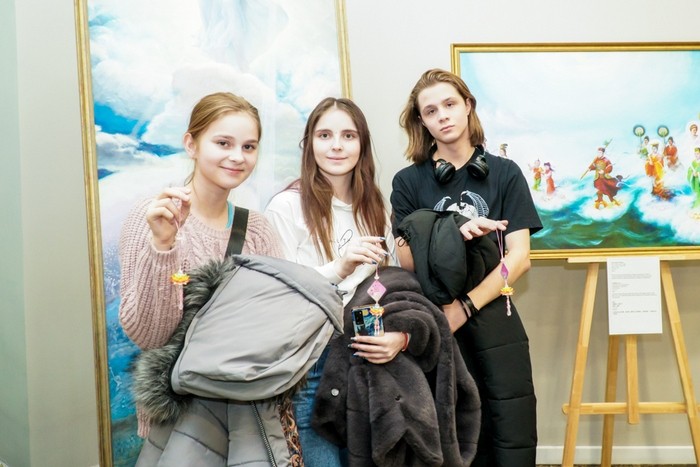 Диана, Луминица, Евгений. (Тhe Epoch Times)
