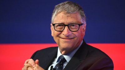 Основатель Microsoft Билл Гейтс  во время Глобального инвестиционного саммита в Музее науки в Лондоне 19 октября 2021 года. (Леон Нил/POOL/AFP через Getty Images)
