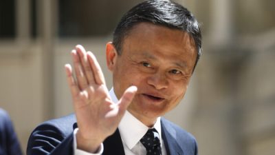 Основатель группы Alibaba Джек Ма прибывает на саммит Tech for Good в Париже 15 мая 2019 года. (Thibault Camus/AP Photo)