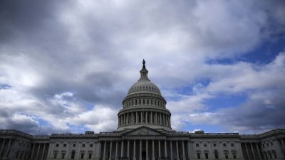 Вид на Капитолий США в Вашингтоне 23 января 2023 года. (Drew Angerer/Getty Images)