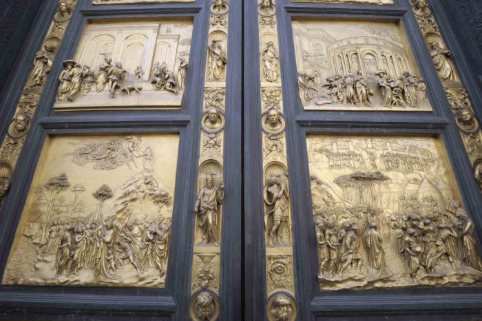 Порта дель Парадизо работы Лоренцо Гиберти, 1452 год, Флоренция. (Pietro Basilico/Shutterstock)