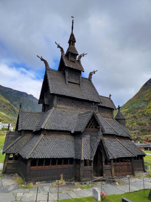 Ставкирка в Боргунде, ныне заброшенная, превращена в исторический объект. (Tino Bandito/Shutterstock)
