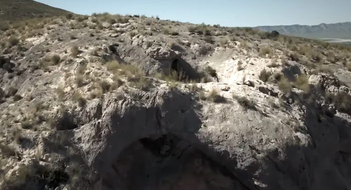Каменная арка указывает на вход в Куэва-дель-Арко (Пещера Арки). (Courtesy of University of Murcia via Ignacio Martín Lerma)
