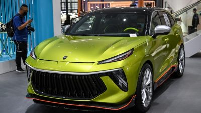 Автомобиль Dongfeng motor T5 EVO на 19-й Шанхайской международной выставке автомобильной промышленности в Шанхае 19 апреля 2021 года. (Hector Retamal/AFP via Getty Images)