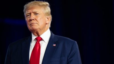 Бывший президент Дональд Трамп выступает на Консервативной конференции политических действий в отеле Hilton Anatole в Далласе, штат Техас, 6 августа 2022 года. (Brandon Bell/Getty Images)
