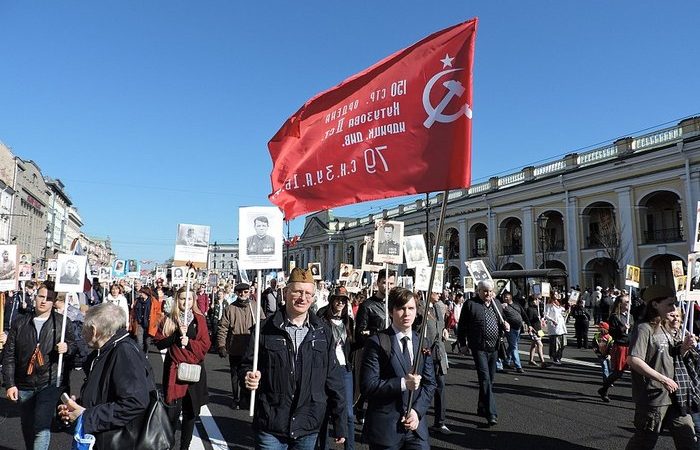 Фото: Шествие «Бессмертного полка» в Санкт-Петербурге, 2018 год. (Monoklon/commons.wikimedia.org/CC BY-SA 4.0)