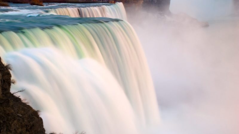 Вид на Американский водопад у Ниагарского водопада (Dreamstime/TNS)