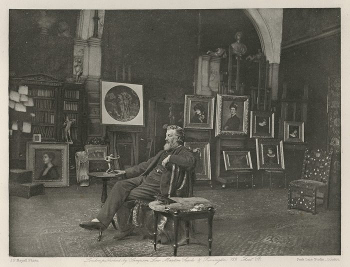Фотография лорда Лейтона в мастерской в его доме на Холланд-Парк-роуд, 2, 1894 г., сделана Дж. П. Мэйоллом. (Public Domain)