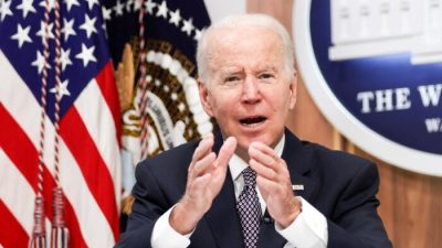 Президент США Джо Байден выступает во время виртуального Форума крупнейших экономик по энергетике и климату (MEF) в зале Южного суда в здании исполнительного директората Эйзенхауэра 17 июня 2022 года в Вашингтоне. (Фото Alex Wong/Getty Images)