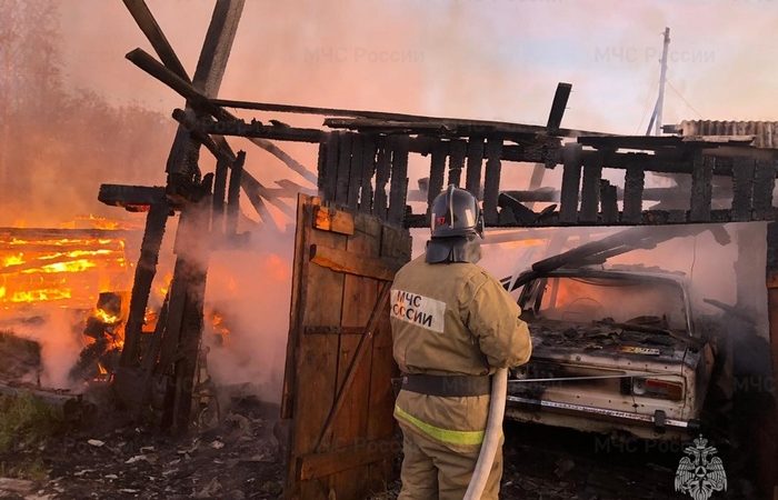 Крупный пожар в Свердловской области оставил без жилья 659 человек (видео) Пожар, огонь