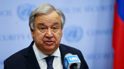 Генеральный секретарь Организации Объединённых Наций Антонио Гутерриш выступает перед журналистами в штаб-квартире ООН в Нью-Йорке 20 апреля 2023 года. (Mike Segar/Reuters)
