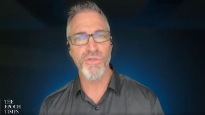 Кинорежиссёр: Люди должны понять, что их «используют друг против друга»