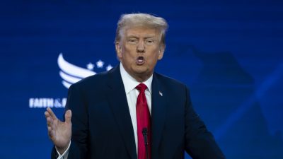 Бывший президент Дональд Трамп выступает на конференции «Вера и свобода — путь к большинству» в отеле Hilton в Вашингтоне, 24 июня 2023 года. (Madalina Vasiliu/The Epoch Times)