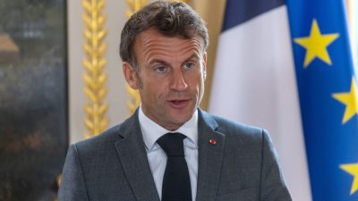 Президент Франции Эммануэль Макрон выступает на пресс-конференции в рамках рабочего обеда в Елисейском дворце в Париже 20 июня 2023 года. (Christophe PETIT TESSON / POOL / AFP) (Photo by CHRISTOPHE PETIT TESSON/POOL/AFP via Getty Images)