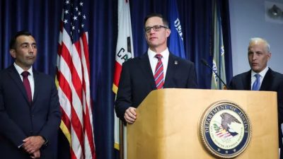 Прокурор США Рэнди С. Гроссман от Южного округа Калифорнии выступает во время пресс-конференции в офисе прокурора США по Южному округу Калифорнии в Сан-Диего 3 августа 2023 года. (Meg McLaughlin/The San Diego Union-Tribune via AP)
