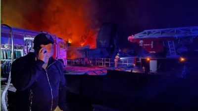 Фото: Губернатор Севастополя Михаил Развозжаев на месте пожара. ( t.me)
