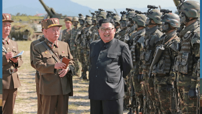 Северокорейский лидер Ким Чен Ын во время военных учений. (STR/AFP via Getty Images/AFP photo/KCNA via KNS)