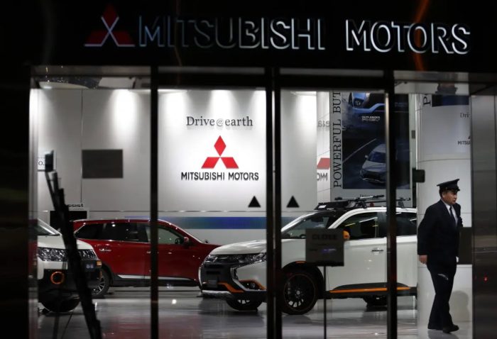Спортивный внедорожник Mitsubishi Motors Outlander PHEV в штаб-квартире компании в Токио, 20 апреля 2016 г. (Tomohiro Ohsumi/Getty Images)