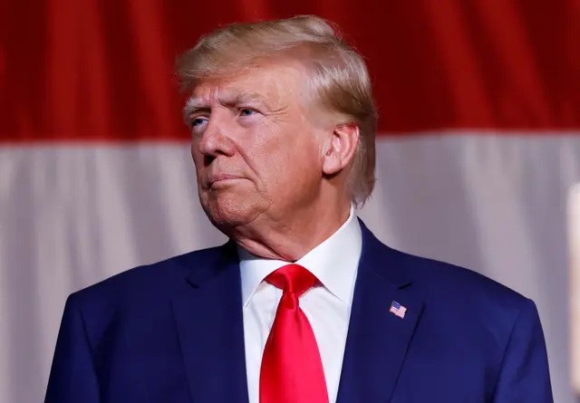 Бывший президент США Дональд Трамп прибыл на съезд Республиканской партии в Колумбус, штат Джорджия, 10 июня 2023 года. (Anna Moneymaker/Getty Images)