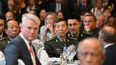 Министр обороны Китая Ли Шанфу принимает участие в 20-м диалоге IISS «Шангри-Ла» в Сингапуре 2 июня 2023 года. (Caroline Chia/Reuters)
