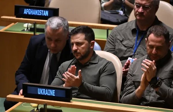 Президент Украины Владимир Зеленский примет участие в 78-й Генеральной Ассамблее Организации Объединённых Наций в штаб-квартире ООН в Нью-Йорке 19 сентября 2023 года. (Ed Jones/AFP via Getty Images)
