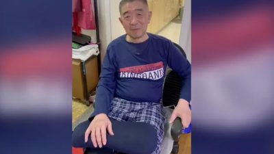 Чэнь Чжаочжи говорит на недатированной видеозаписи у себя дома после освобождения из китайской тюрьмы. (Screenshot via The Epoch Times)