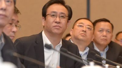 Президент компании Evergrande Сюй Цзяинь, также известный как Хуэй Ка Янь на кантонском языке, на встрече в Ухане, центральная китайская провинция Хубэй, 5 июня 2017 г. (STR / AFP via Getty Images)
