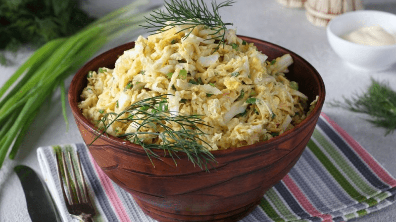 Салат из пекинской капусты с маринованными грибами. (sovetnika.net)   