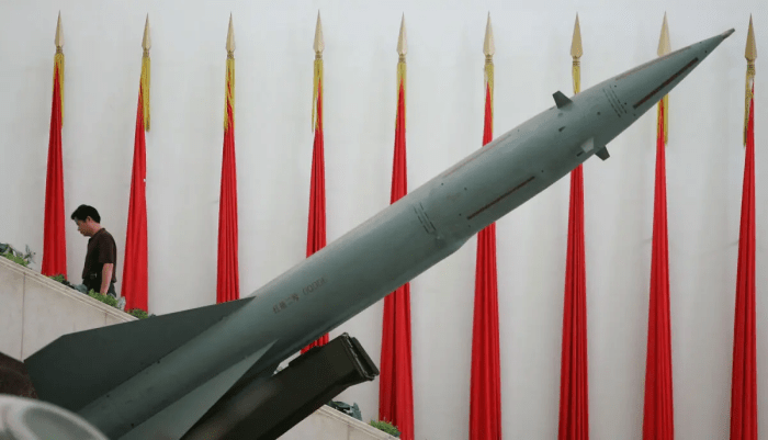 Ракета китайского производства в Военном музее в Пекине, 6 сентября 2005 года. (Guang Niu/Getty Images)
