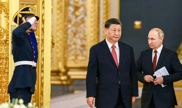 Лидер коммунистов Китая Си Цзиньпин встретился с президентом России Владимиром Путиным в Кремле в Москве 21 марта 2023 года. (Alexey Maishev/sputnik/AFP via Getty Images)