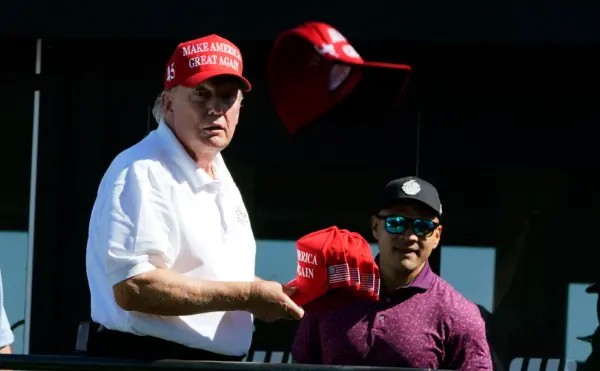 Бывший президент Дональд Трамп в Национальном музее Трампа в Бедминстере, штат Нью-Джерси, 13 августа 2023 года. (Timothy A. Clary/AFP via Getty Images)