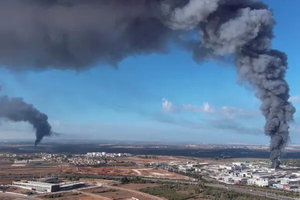Ракеты, запущенные в сторону Израиля из Газы, 7 октября 2023 года. (Ilan Rosenberg/Reuters)